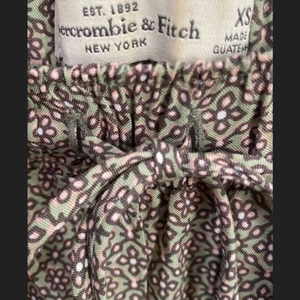 Abercrombie & Fitch Cream and Brown Relaxed Jogger Pants